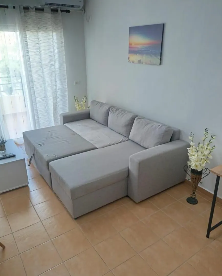 One Bedroom Beachfront Retreat! Comfortable Stay! Sarandë 0*,  Albania